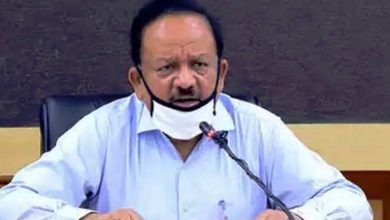 Photo of कोरोना वैक्‍सीन देने में किसे मिलेगी प्राथमिकता? बताया स्‍वास्‍थ्‍य मंत्री ने