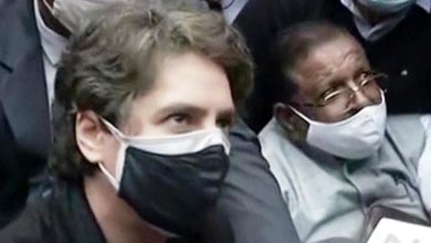 Photo of किसानों के समर्थन में सड़क पर उतरीं प्रियंका हिरासत में, राहुल ने राष्ट्रपति को सौंपा ज्ञापन