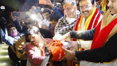 Photo of कानपुर: गंगा महाआरती में पधारे उप-मुख्यमंत्री केशव प्रसाद मौर्या, मंत्रीगण व अधिकारी