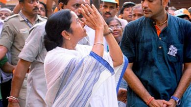 Photo of ममता बनर्जी को एक और झटका, मंत्री लक्ष्मी रतन शुक्ला ने दिया इस्तीफा