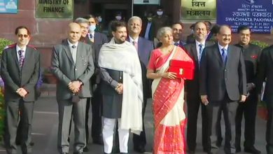Photo of बजट 2021: मेड-इन-इंडिया टैब में पेश होगा आम बजट, संसद भवन पहुंची वित्त मंत्री