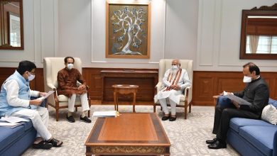 Photo of उद्धव ठाकरे ने की प्रधानमंत्री से मुलाकात, बोले- पीएम ने गंभीरता से सुनी हमारी बात
