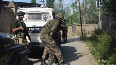 Photo of J&K: एक ही रात में पाकिस्तानी आतंकी समेत चार दहशतगर्द ढेर, एक गिरफ्तार