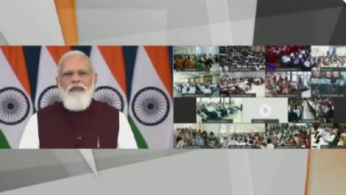 Photo of गुजरात का युवा कहीं पर भी रहे देश हित उसकी प्राथमिकता: प्रधानमंत्री नरेंद्र मोदी