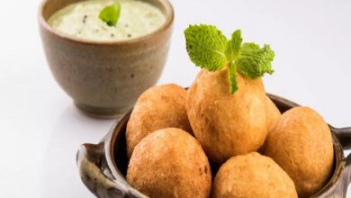 Photo of नाश्ते में बनाएं स्वाद व सेहत से भरपूर देसी स्नैक्स उड़द दाल बटाटा वड़ा