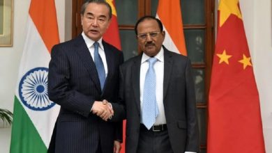 Photo of अजित डोभाल की चीनी विदेश मंत्री से दो टूक- बॉर्डर से पूरी तरह हटाएं सेना