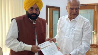 Photo of पंजाब: भगवंत मान ने पेश किया सरकार बनाने का दावा, 16 मार्च को लेंगे शपथ