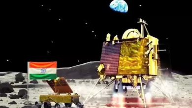 Photo of चंद्रयान-3 की लैंडिंग के बाद विक्रम रोवर प्रज्ञान चाँद की सतह पर