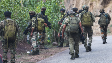 Photo of बारामूला में आतंकवादियों और सुरक्षा बलों के बीच मुठभेड़, दो आतंकी ढ़ेर