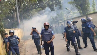 Photo of बांग्लादेश में आरक्षण के खिलाफ हिंसक प्रदर्शन, भारतीयों के लिए एडवाइजरी जारी