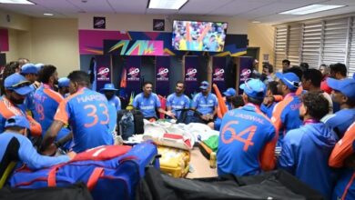 Photo of T20WC की जीत के बाद बारबाडोस के तूफान में फंसी टीम इंडिया, खिलाड़ी हुए होटल रूम में बंद?