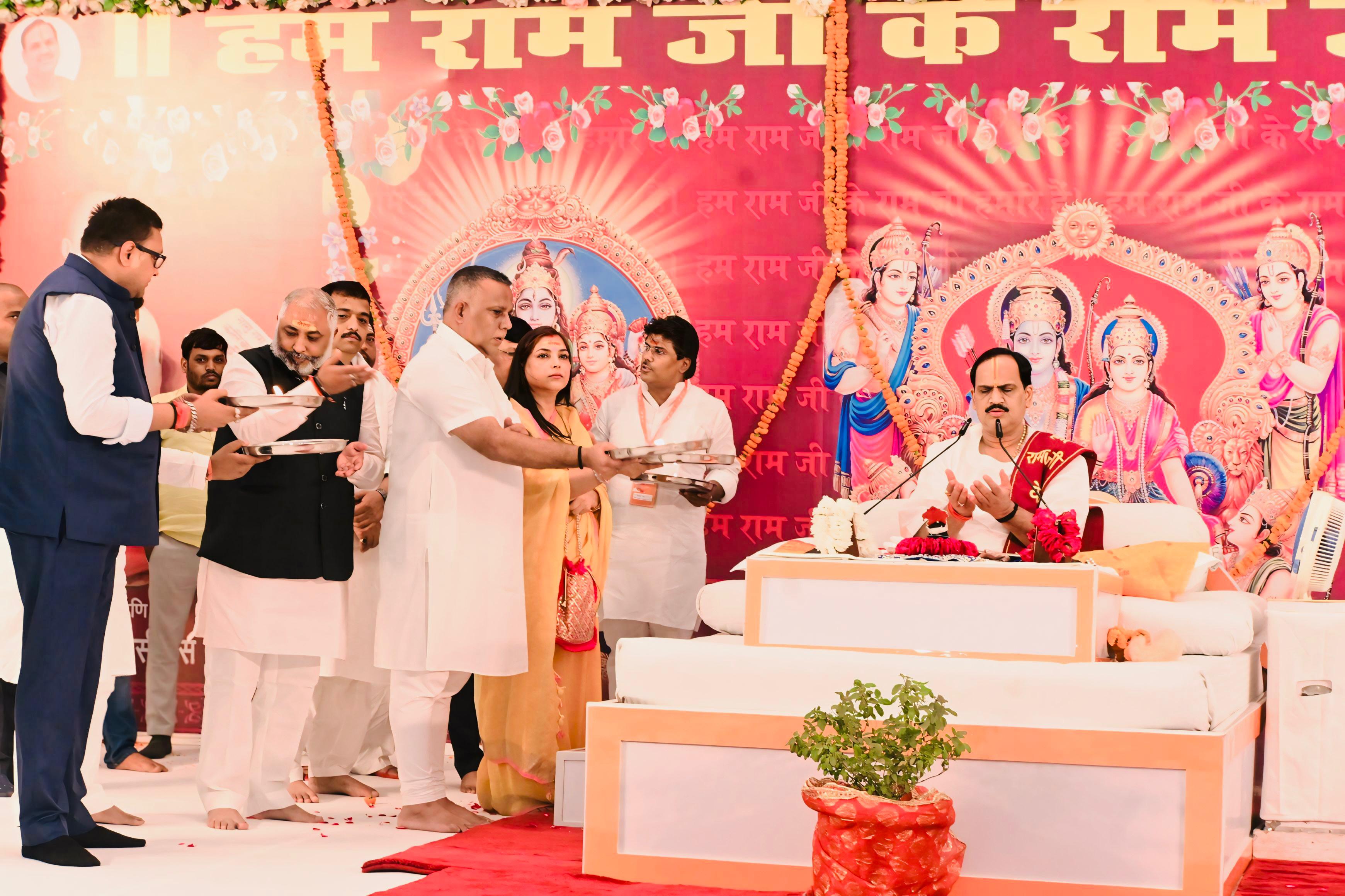 Photo of UP: राजधानी में राजेश सिंह दयाल द्वारा श्री प्रेमभूषण जी महाराज की कथा का भव्य आयोजन