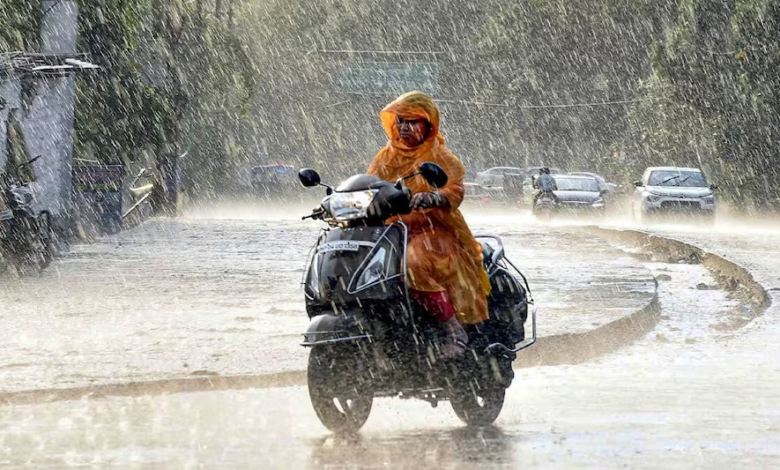 UP Weather: इन जिलों में दिखेगा मानसून का तांडव, IMD ने जारी की चेतावनी