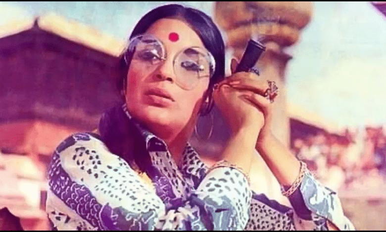 Zeenat Aman ने नशे में शूट किया था ये गाना, नेपालियों के साथ फूंकी चिलम...