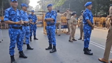 Photo of JPNIC Controversy: लखनऊ का जेपी सेंटर सील, अखिलेश का घर बना छावनी; सपाइयों का हंगामा