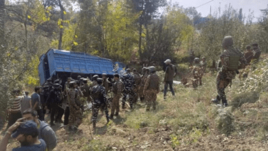 Photo of J&K: जम्मू-कश्मीर में बड़ा हादसा, खाई में फिसला CRPF का ट्रक