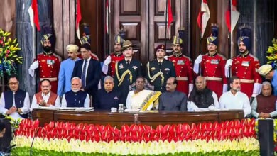 Photo of Samvidhan Diwas: राहुल गांधी ने नहीं किया राष्ट्रपति का अभिवादन? हमलावार हुई बीजेपी