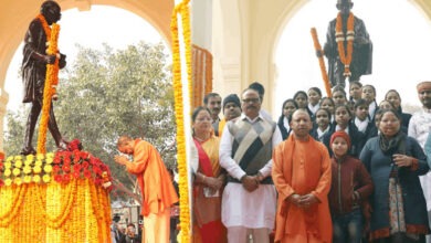 Photo of सीएम योगी ने महात्मा गांधी की पुण्यतिथि पर अर्प‍ित की श्रद्धांजलि