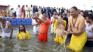 Photo of Mahakumbh: जेपी नड्डा और सीएम योगी ने संगम में लगाई पवित्र डुबकी