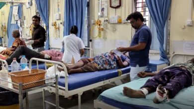 Photo of Maharashtra में ट्रक से टकराई श्रद्धालुओं से भरी ट्रैवल वैन, 38 लोग घायल