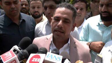 Photo of Vadra से आज फिर ED की पूछताछ, केंद्र सरकार पर सत्ता का दुरुपयोग का लगाया आरोप