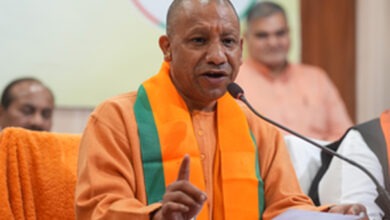 Photo of Yogi Government की बड़ी सफलता, राशन कार्ड वितरण में प्रयागराज ने मारी बाजी