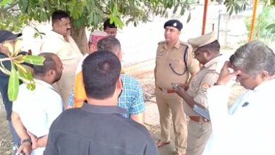 Photo of Etawah में छेड़छाड़ से परेशान छात्रा ने की आत्महत्या… सड़क पर उतरे लोग