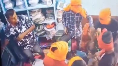 Photo of Muzaffarnagar में हथियारबंद बदमाशों ने दुकान पर बोला धावा, दिनदहाड़े 15 लाख की लूट