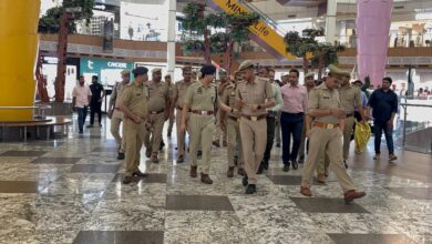 Photo of Noida में मॉल, एयरपोर्ट और मेट्रो स्टेशन पर हाई अलर्ट, सुरक्षा तैयारियों की हुई जांच