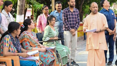 Photo of Janta Darshan में पीड़ितों से मिलें CM Yogi…समस्याओं पर त्वरित कार्रवाई के दिए निर्देश