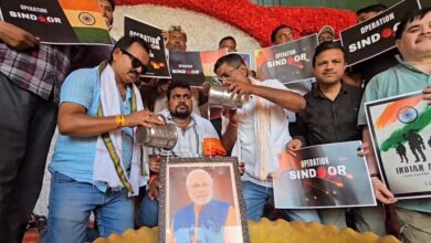 Photo of Operation Sindoor के जश्न में डूबा काशी… पीएम मोदी की तस्वीर का दूध से हुआ अभिषेक