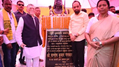 Photo of Jharkhand के राज्यपाल ने हूल विद्रोह के नायक की प्रतिमा का किया अनावरण
