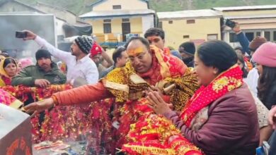 Photo of Kedarnath Mandir पहुंची सीएम रेखा गुप्ता, परिवार संग की पूजा अर्चना