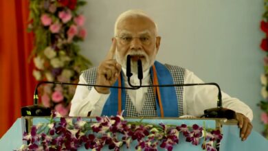 Photo of Bihar में विपक्ष पर गरजे PM Modi… पंजे’ और ‘लालटेन’ ने बनाया पलायन का प्रतीक