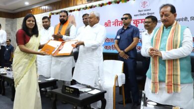 Photo of Bihar Election से पहले एक्शन में नीतीश,101 सहायक वास्तुविदों को सौंपा नियुक्ति पत्र
