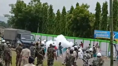 Photo of Hul Diwas पर झारखंड में लाठीचार्ज, भाजपा बोली- दोहराई गई अंग्रेजी हुकूमत की बर्बरता