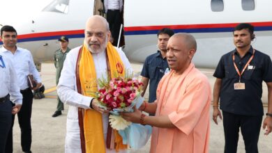 Photo of काशी पहुंचे गृह मंत्री अमित शाह… CM योगी ने एयरपोर्ट पर किया स्वागत