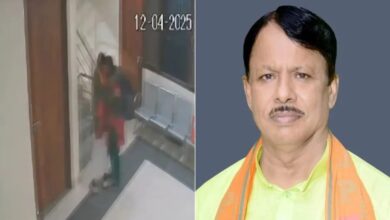 Photo of BJP ने गोंडा जिलाध्यक्ष अमर किशोर को पार्टी से निकाला, महिला संग वायरल हुआ था वीडियो