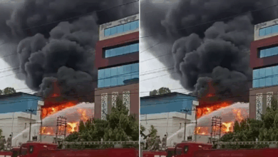 Photo of नोएडा की केमिकल कंपनी में लगी भीषण आग, दमकल की 12 गाड़ियां पहुंची घटनास्थल