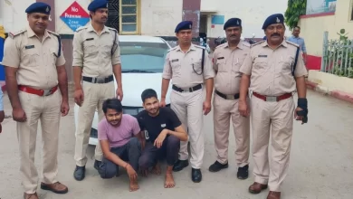 Photo of ट्रेनों में चोरी करने वाले दो अंतरराज्यीय शातिर चोर गिरफ्तार, 8 लाख के जेवरात बरामद