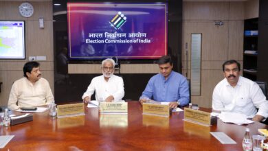 Photo of ECI के साथ राजनीतिक दलों की बैठक, कहा- ये बातचीत हमारे लक्ष्य का हिस्सा