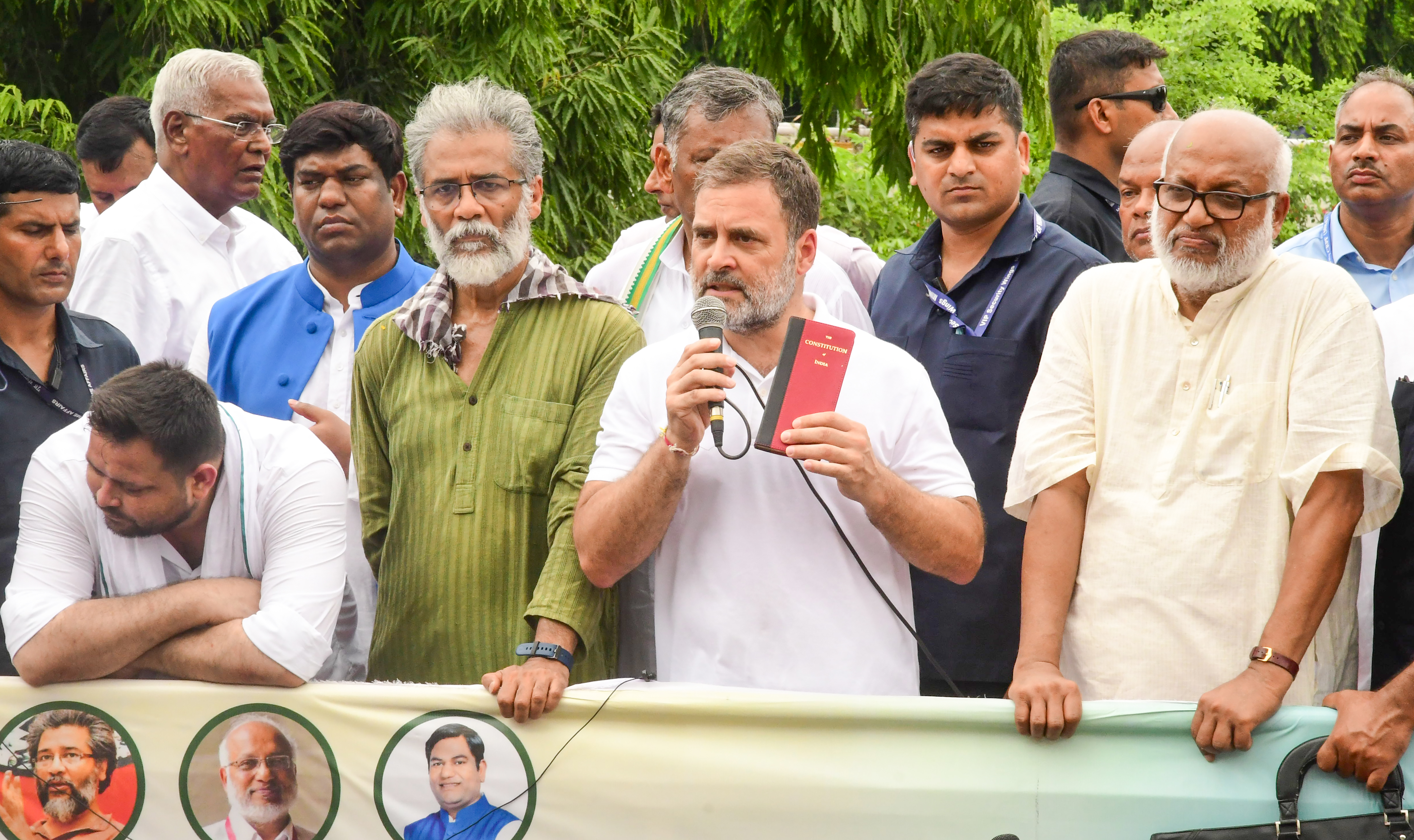 Photo of Bharat Bandh के दौरान पटना में गरजे राहुल गाँधी… बिहार में होने नहीं देंगे वोटों की चोरी