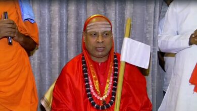 Photo of Karnataka CM पद को लेकर खींचातानी, श्रीशैल पीठ के जगद्गुरु ने की डीके की वकालत