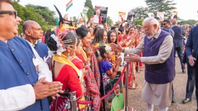 Photo of London में प्रवासी भारतीयों ने पीएम मोदी का किया जोरदार स्वागत, बोले- मैं अभिभूत