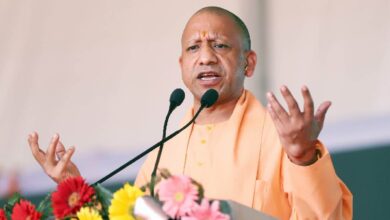 Photo of सपा-कांग्रेस पर गरजे सीएम योगी; कहा – मुगलों ने लूटा, अंग्रेजों ने तबाह किया, फिर इन दलों ने पहचान मिटाई