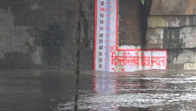 Photo of Delhi में फिर बढ़ा यमुना का जलस्तर, खतरे के निशान से ऊपर पहुंचा पानी