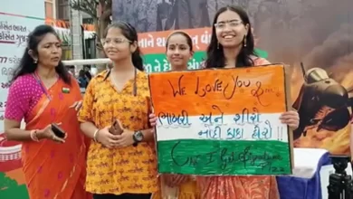 Photo of PM Modi के स्वागत को अहमदाबाद तैयार, ‘सिंदूर’ की डिबिया लेकर पर पहुंची महिलाएं