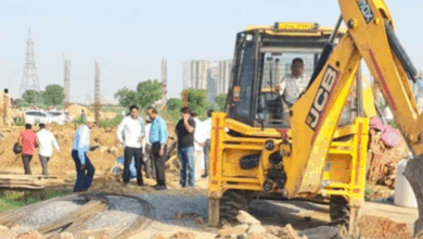 Photo of Greater Noida में बड़ी कार्रवाई, अवैध निर्माण पर चला प्राधिकरण का बुलडोजर