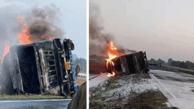 Photo of Mathura News: केमिकल टैंकर पलटने से भीषण आग लगी, दो दमकल कर्मी घायल