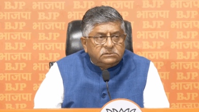 Photo of गणेश विसर्जन के दौरान पथराव: बीजेपी सांसद ने वोट बैंक राजनीति को ठहराया जिम्मेदार